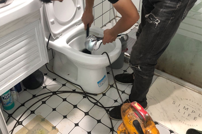 富阳马桶经常堵塞竟是因为它们,别因方便惹来大麻烦